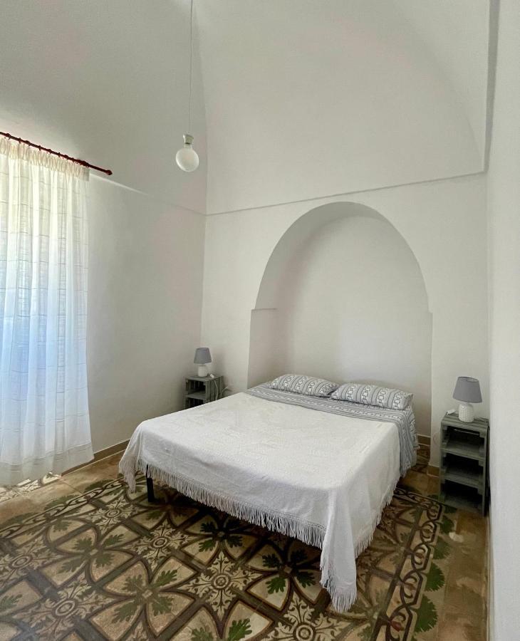 Trulli Lupoli In Valle D Itria Cisternino Exterior foto