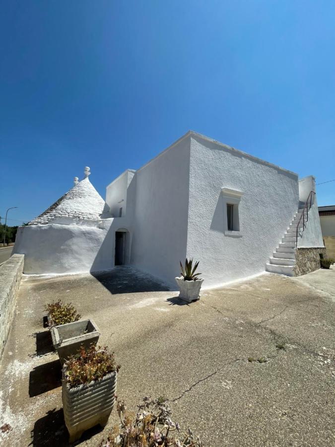 Trulli Lupoli In Valle D Itria Cisternino Exterior foto